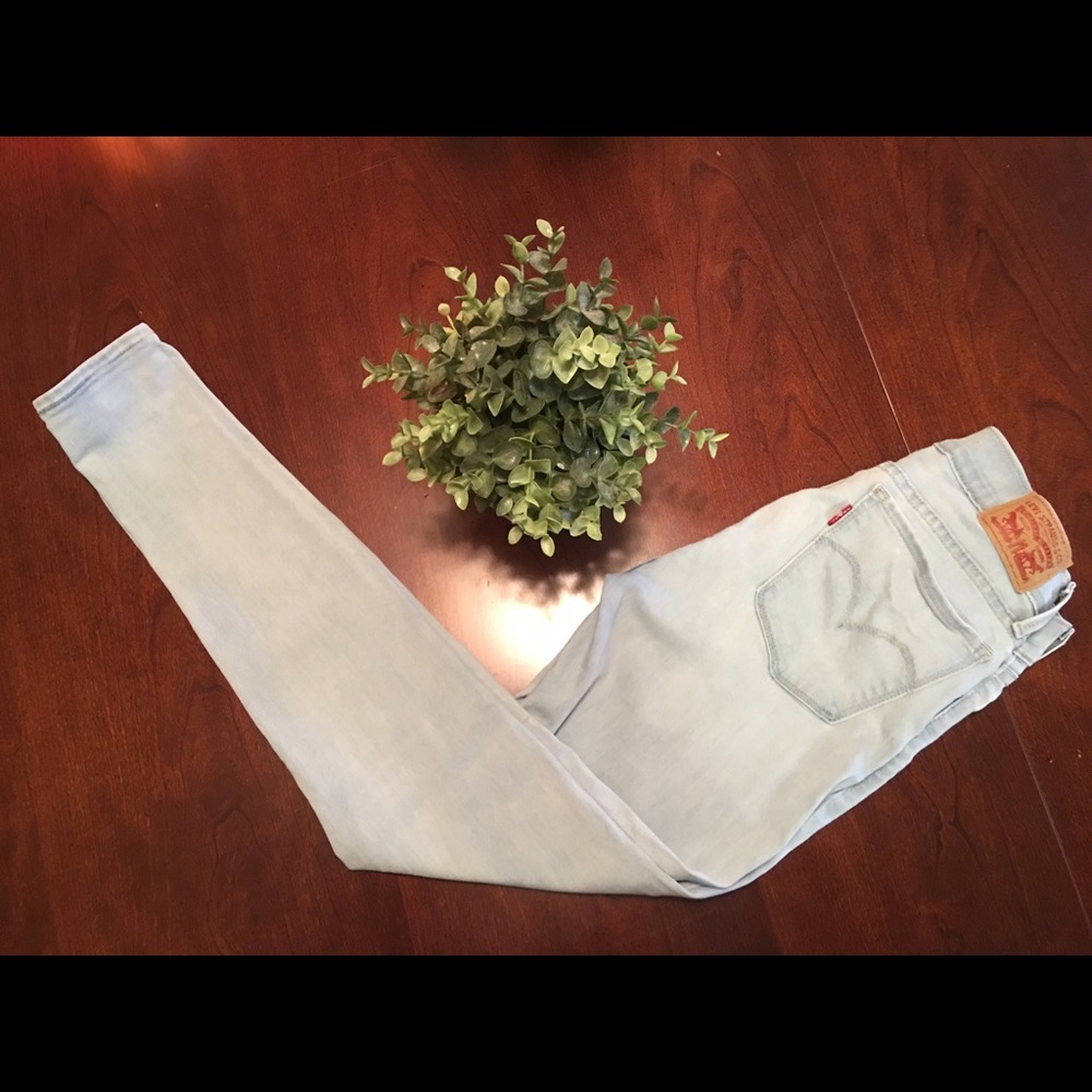 Levi’s 710 Super Skinny Jeans